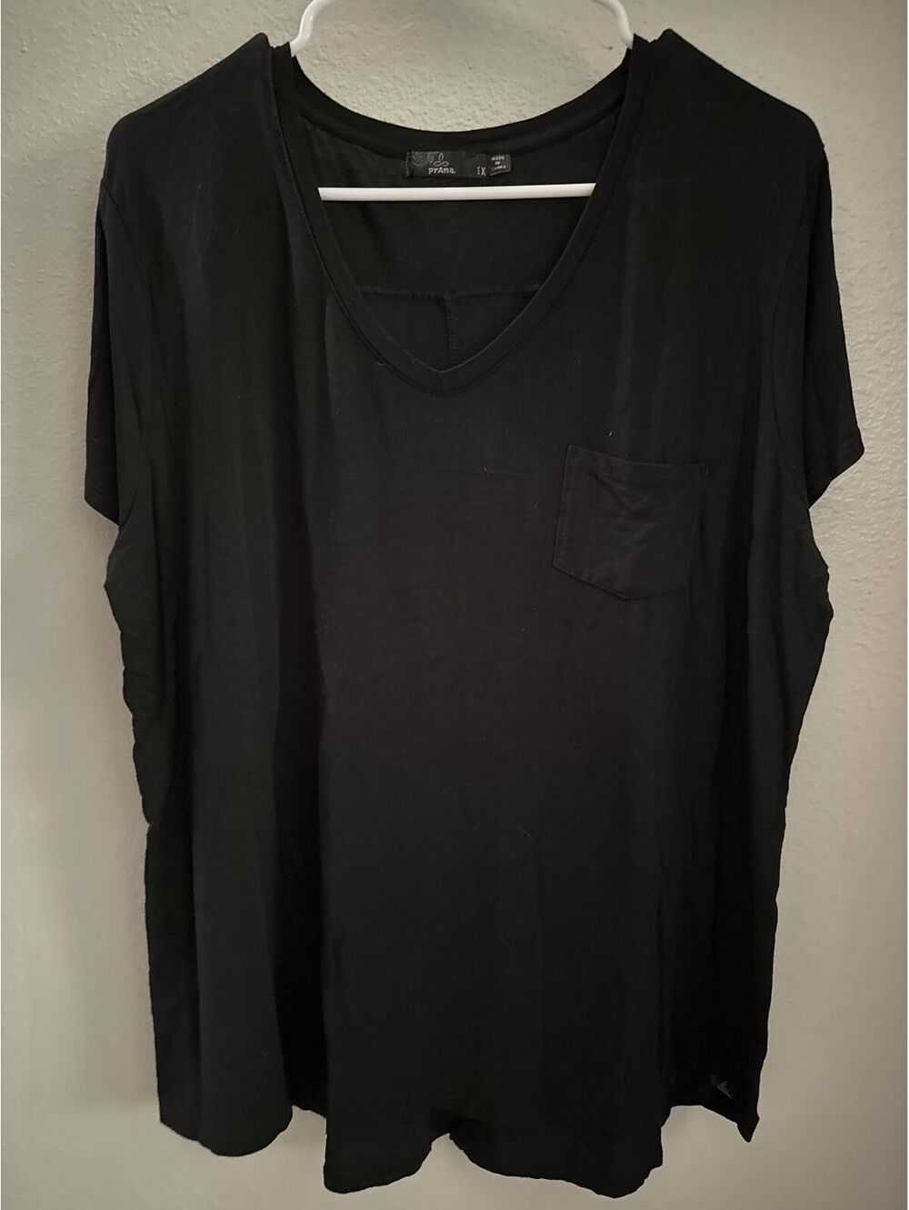 prAna Foundation V-Neck Short Sleeve Pocket Tee Shirt Black Plus Size 1X